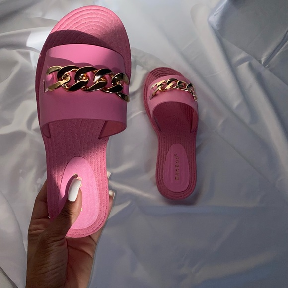 Chaney 💕💞 Pink Chain Detail Sandals - Picture 1 of 5